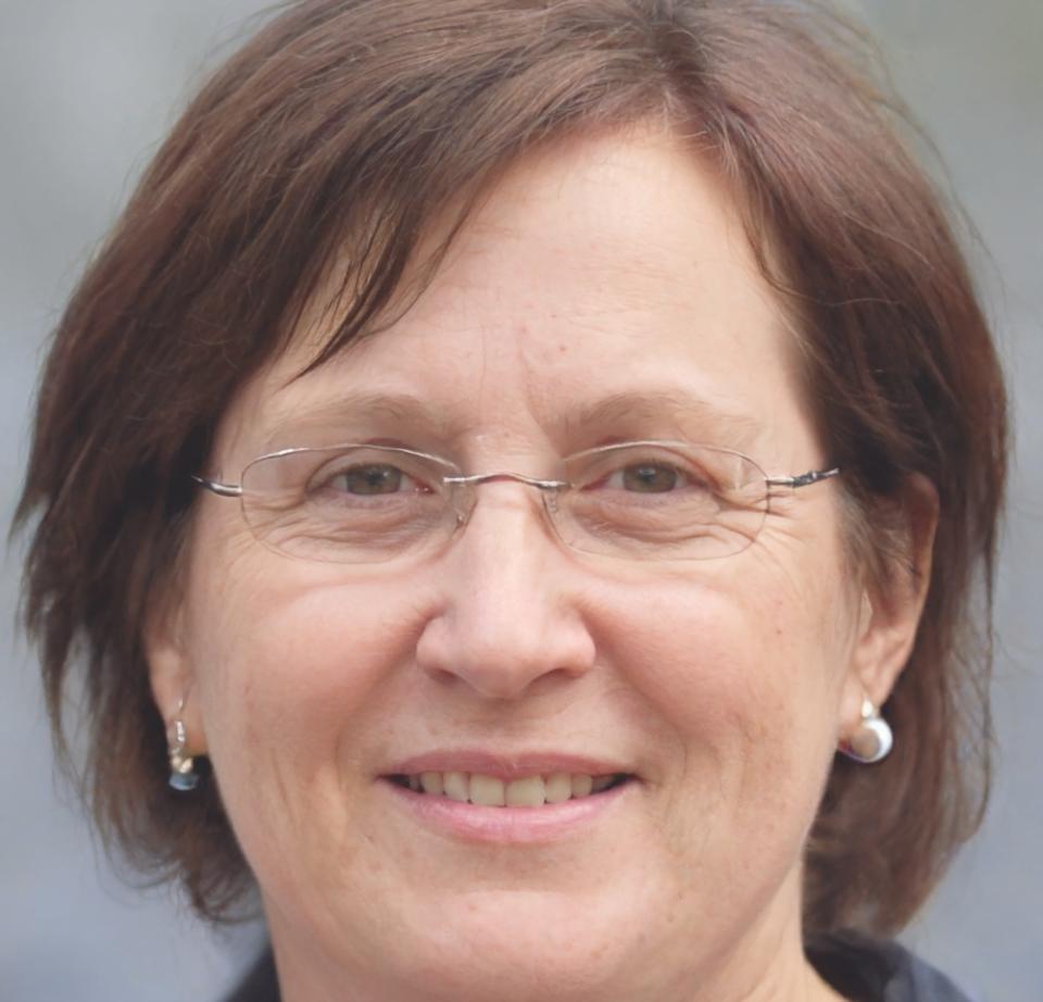 Maria Schmidt, Schuldenberaterin